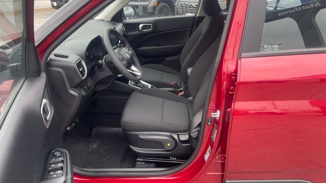 2025 Hyundai Venue SE