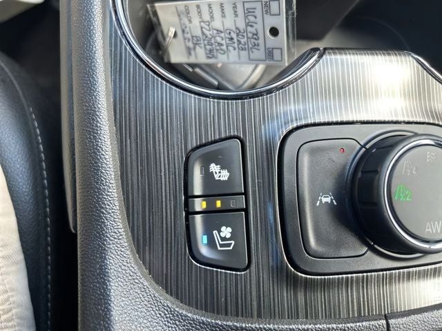 2023 GMC Acadia SLT