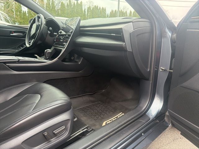2019 Toyota Avalon XLE