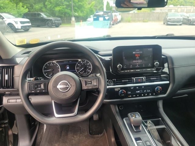 2022 Nissan Pathfinder S