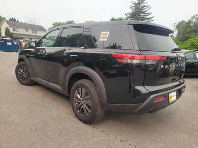 2022 Nissan Pathfinder S