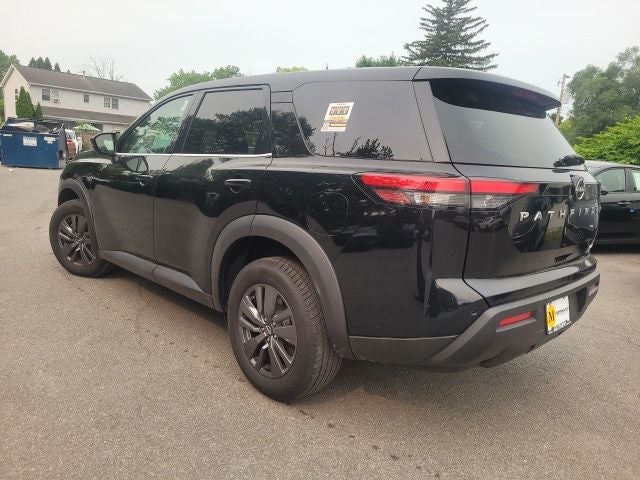 2022 Nissan Pathfinder S