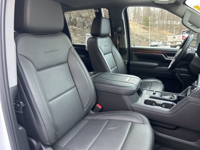 2025 GMC Sierra 2500HD Denali