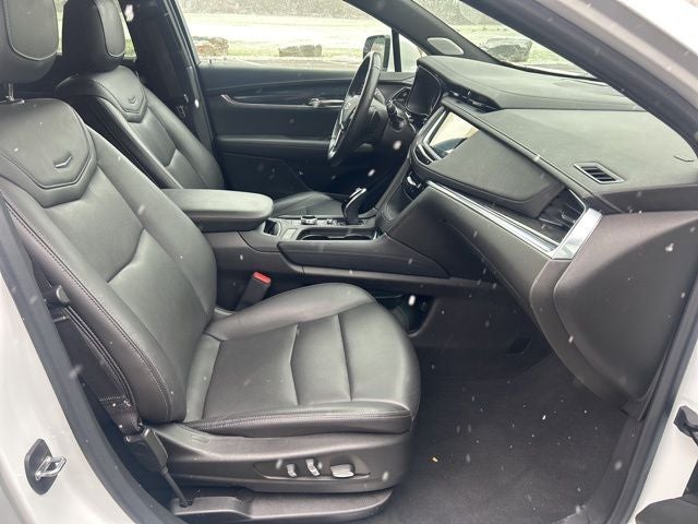 2022 Cadillac XT5 Premium Luxury