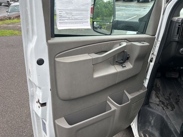 2022 Chevrolet Express 3500 Work Van Cutaway