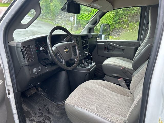 2022 Chevrolet Express 3500 Work Van Cutaway