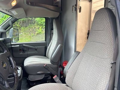 2022 Chevrolet Express 3500 Work Van Cutaway