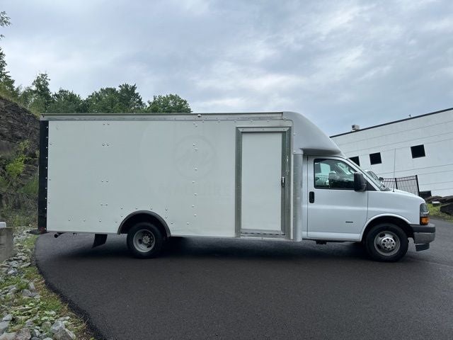 2022 Chevrolet Express 3500 Work Van Cutaway