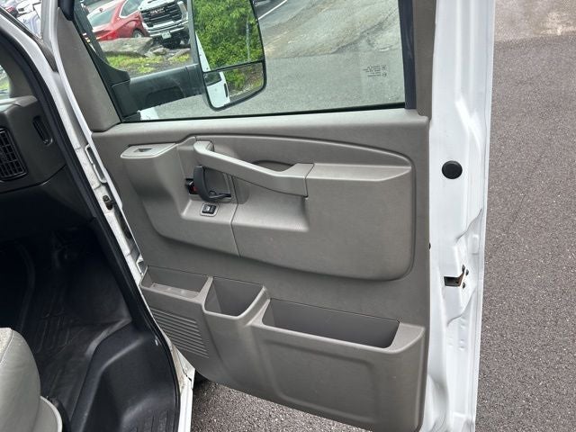 2022 Chevrolet Express 3500 Work Van Cutaway