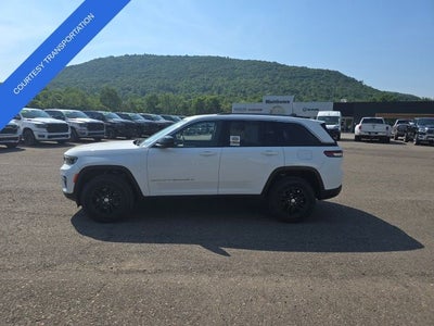 2023 Jeep Grand Cherokee Laredo
