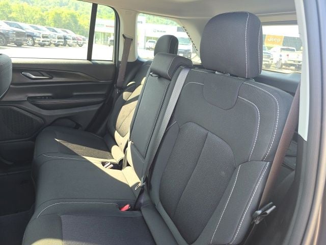 2023 Jeep Grand Cherokee Laredo X
