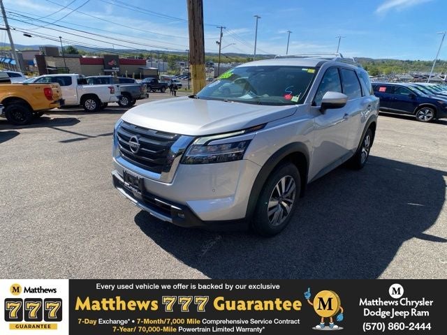 2023 Nissan Pathfinder SL