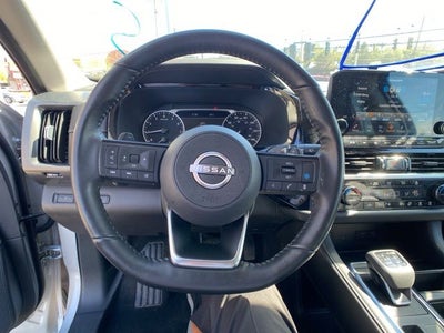 2023 Nissan Pathfinder SL