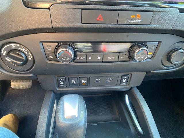 2022 Nissan Frontier SV