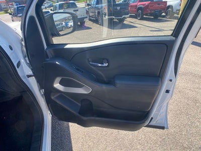 2022 Nissan Frontier SV