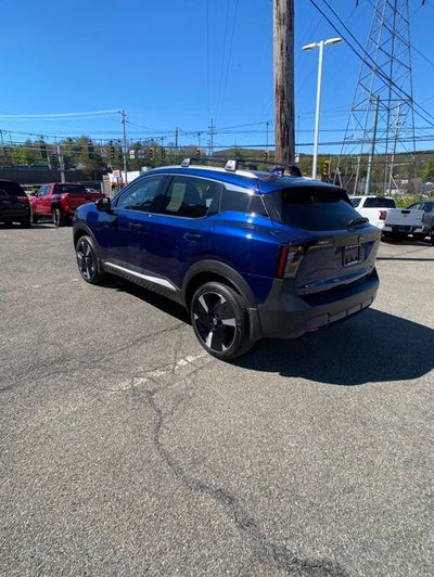2025 Nissan Kicks SR
