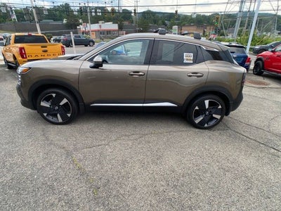 2025 Nissan Kicks SR