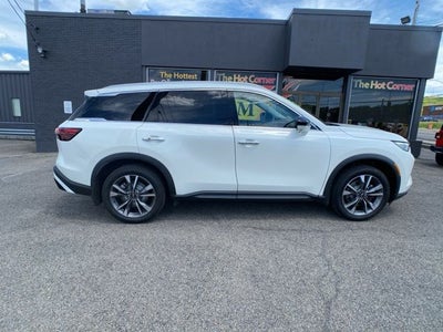 2023 INFINITI QX60 LUXE