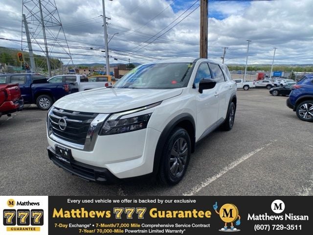 2024 Nissan Pathfinder S