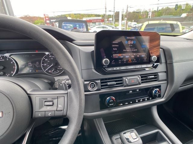 2024 Nissan Pathfinder S