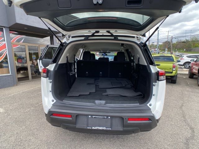 2024 Nissan Pathfinder S
