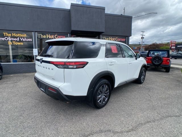2024 Nissan Pathfinder S