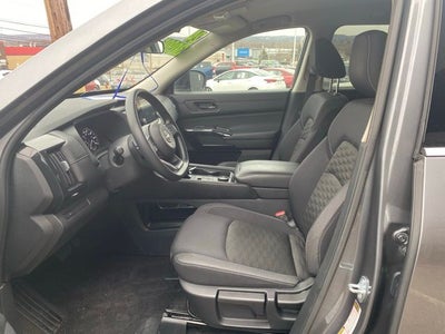 2024 Nissan Pathfinder S