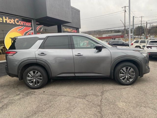 2024 Nissan Pathfinder S