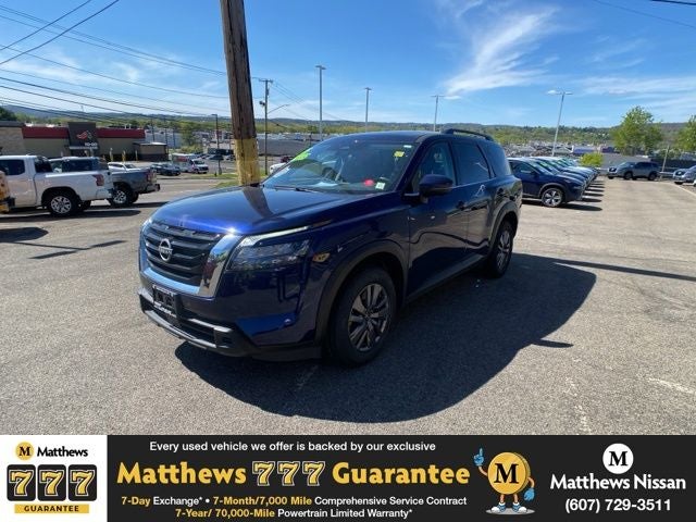 2025 Nissan Pathfinder SV