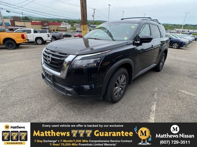 2025 Nissan Pathfinder SV