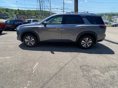 2023 Nissan Pathfinder SL