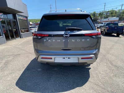 2023 Nissan Pathfinder SL