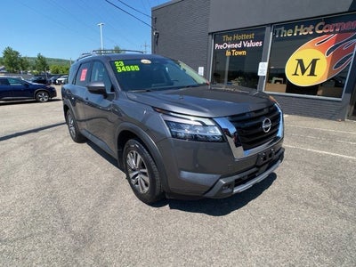2023 Nissan Pathfinder SL