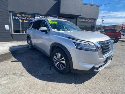 2022 Nissan Pathfinder SL