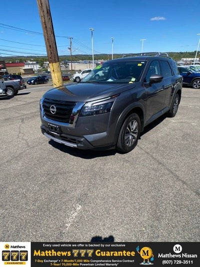2025 Nissan Pathfinder SL