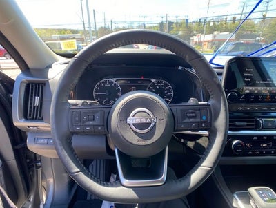 2025 Nissan Pathfinder SL