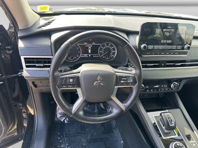 2022 Mitsubishi Outlander SE