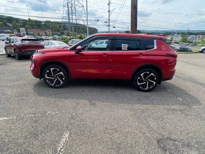 2023 Mitsubishi Outlander SE