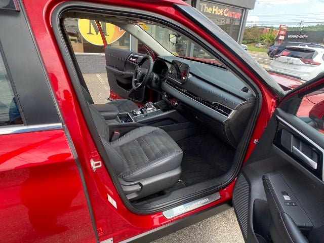 2023 Mitsubishi Outlander SE