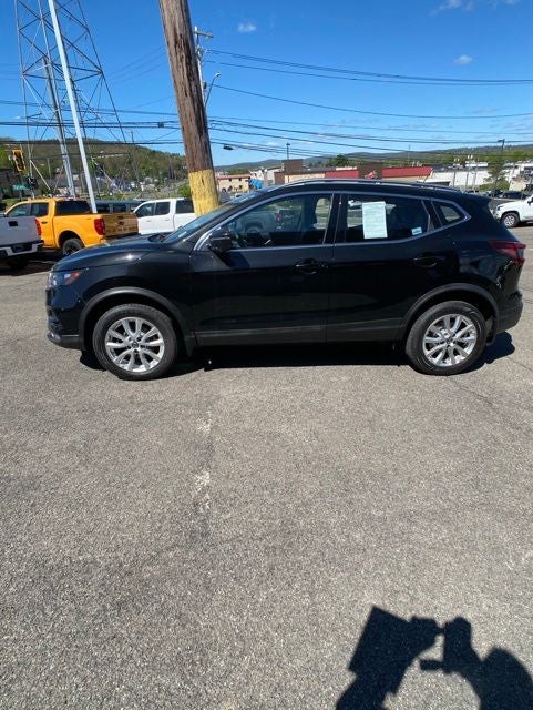 2022 Nissan Rogue Sport SV