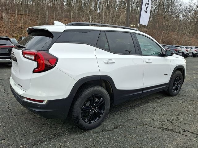 2024 GMC Terrain AT4