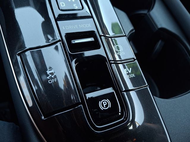 2025 Toyota Crown Signia Limited