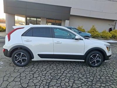 2025 Kia Niro LX