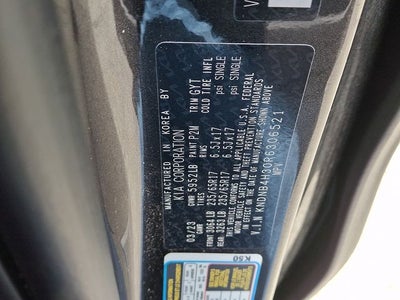2024 Kia Carnival LX