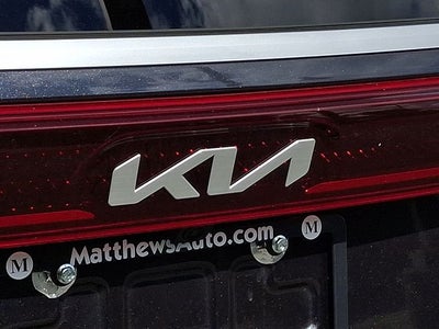 2024 Kia Carnival LX
