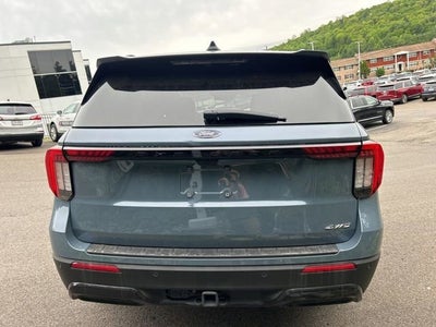 2025 Ford Explorer ST-Line