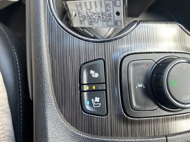 2023 GMC Acadia SLT