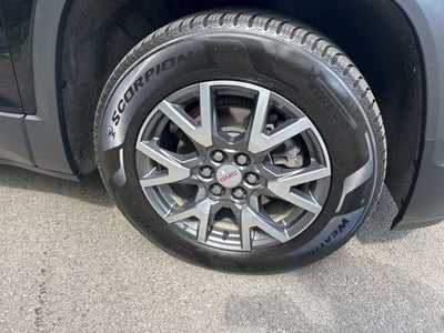 2023 GMC Acadia SLT