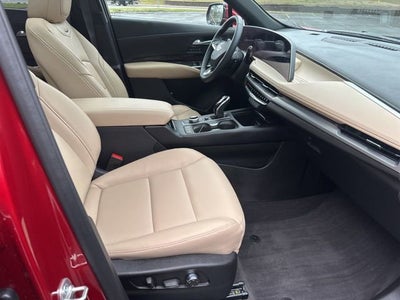 2025 Cadillac XT4 Premium Luxury