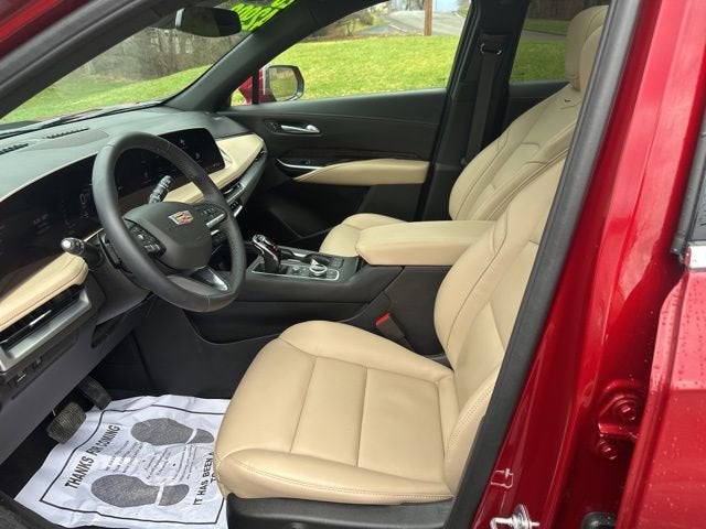 2025 Cadillac XT4 Premium Luxury